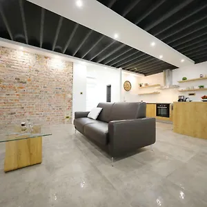 zadar-harbour-apartment.hotelinzadar.com/